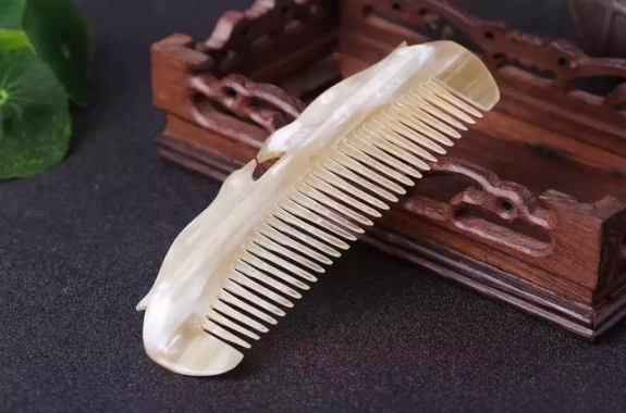牛角梳什么材质好?白水牛角为何受追捧