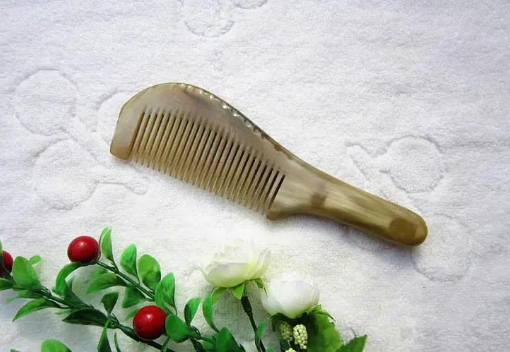 牛角梳大齿好还是小齿好用?如何选齿梳更护发
