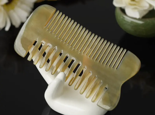 牛角梳齿间距多少合适?如何挑选不伤发