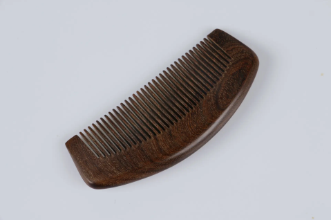 檀木梳黑檀好还是绿檀好?绿檀梳子适合什么人