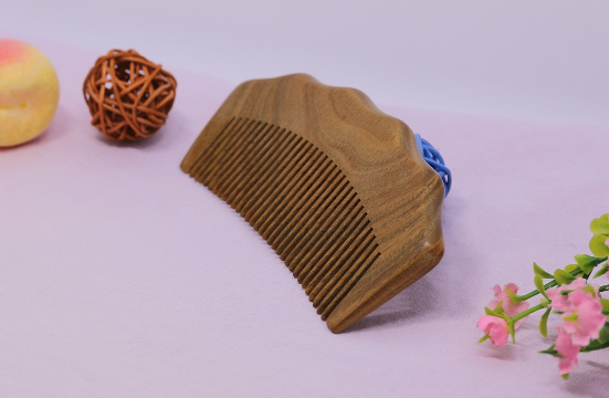 檀木梳子真假有区别吗?如何辨别真伪