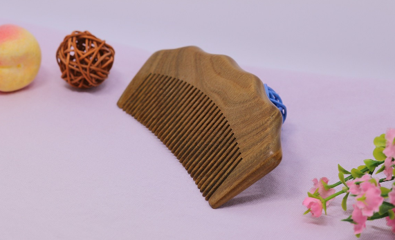 檀木梳子能防脱发吗?如何正确梳头减少掉发