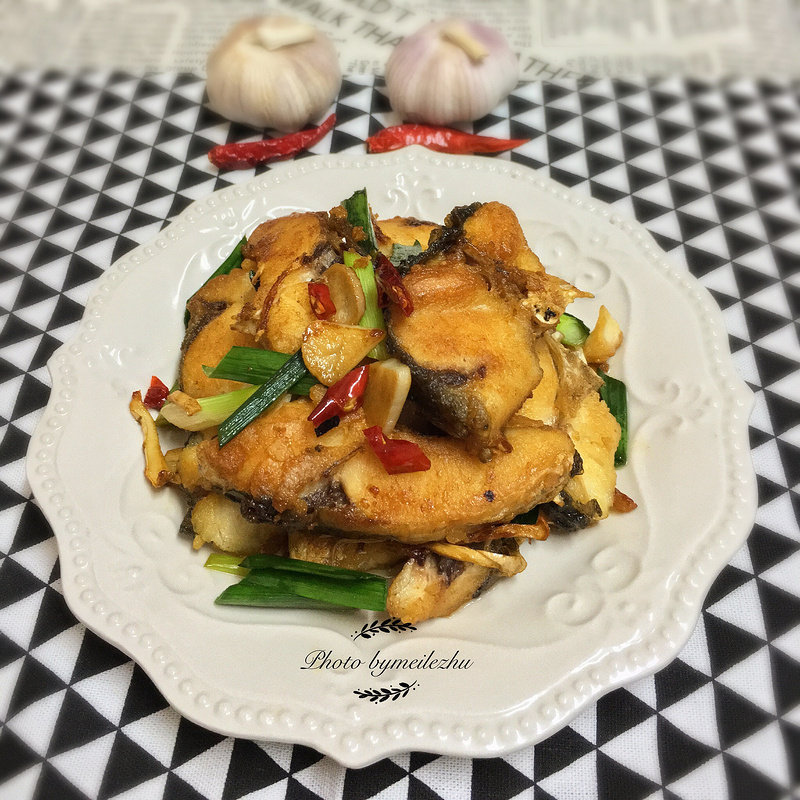 香煎草鱼块正宗做法，外酥里嫩秘诀全公开-图2