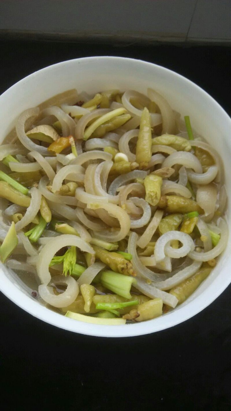 泡椒牛肉片十种美味做法，鲜香麻辣超下饭！-图1