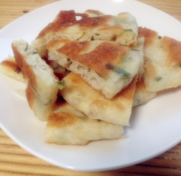 正宗软嫩葱油饼做法大全-图1