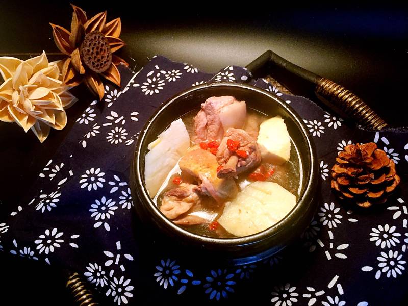 正宗腌剁鲜香椿做法，风味传承家常味-图1