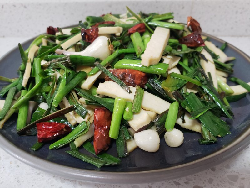 蒜苗豆腐干10种家常做法，简单美味一学就会-图1