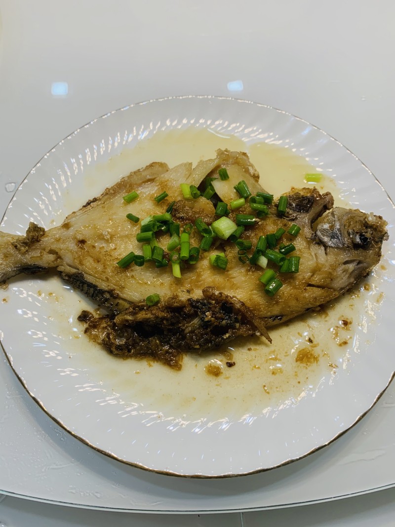 干煎小鲳鱼做法大全：香酥秘诀与配料全解析-图2