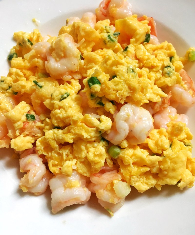 虾仁鸡蛋卷：鲜嫩多汁的家常做法与配料秘诀-图1