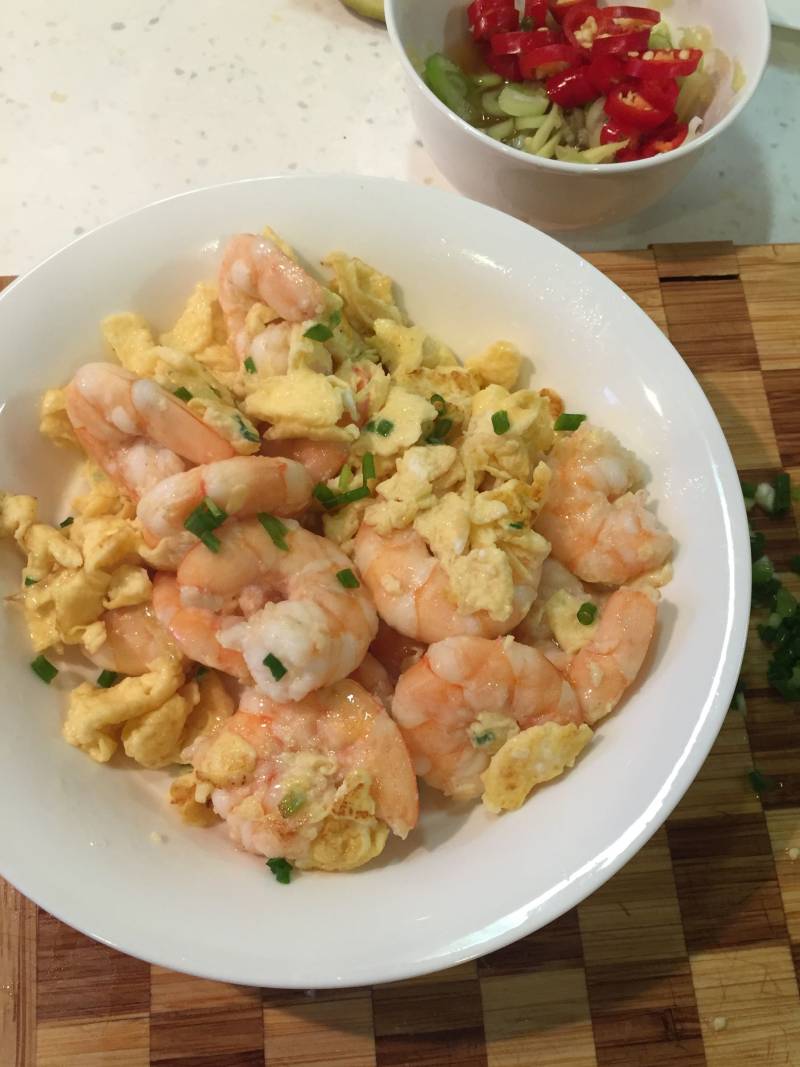 虾仁鸡蛋卷：鲜嫩多汁的家常做法与配料秘诀-图7