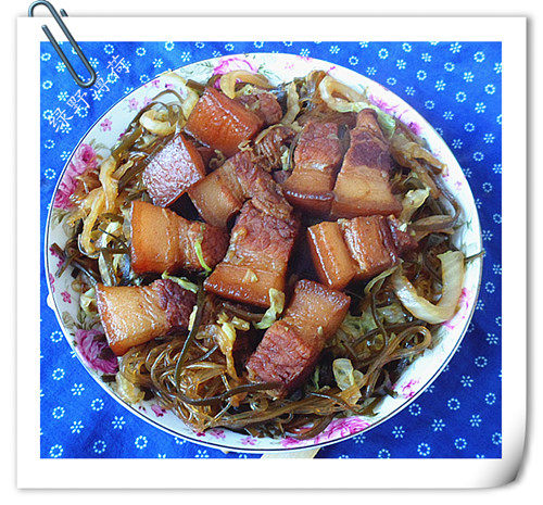 白菜烩松肉家常做法，鲜香软嫩一锅出-图5