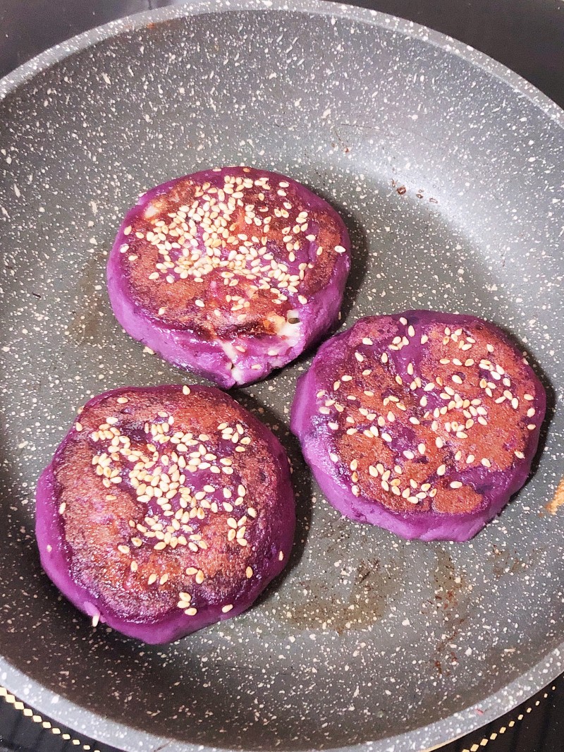 芝麻紫薯饼家常做法：配料与步骤全解析-图3