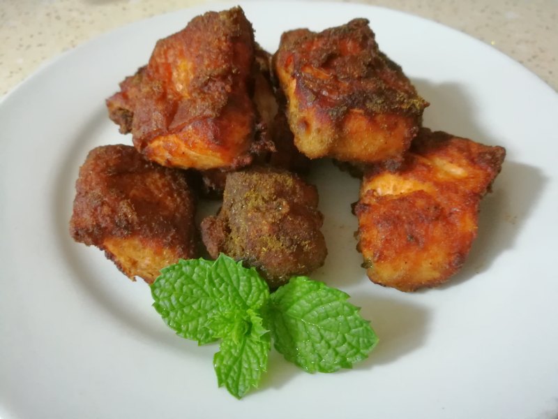 香煎马哈鱼：鲜嫩多汁的家常做法与配料秘诀-图5