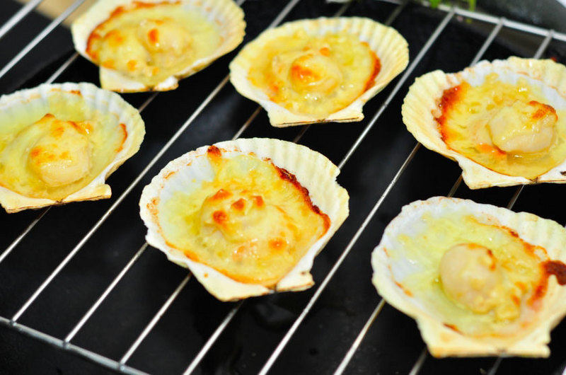 芝士焗扇贝十种美味做法，轻松在家享海鲜大餐-图5