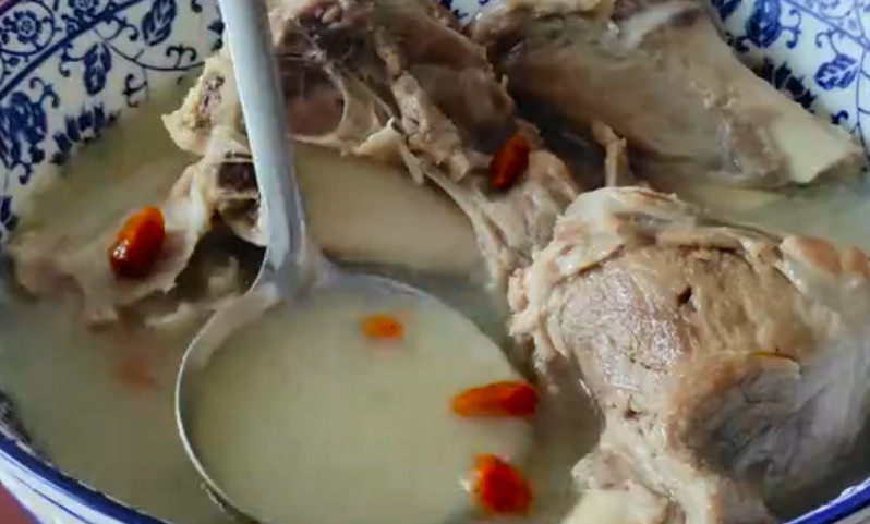 十种牛奶骨头汤做法，营养美味全掌握-图7