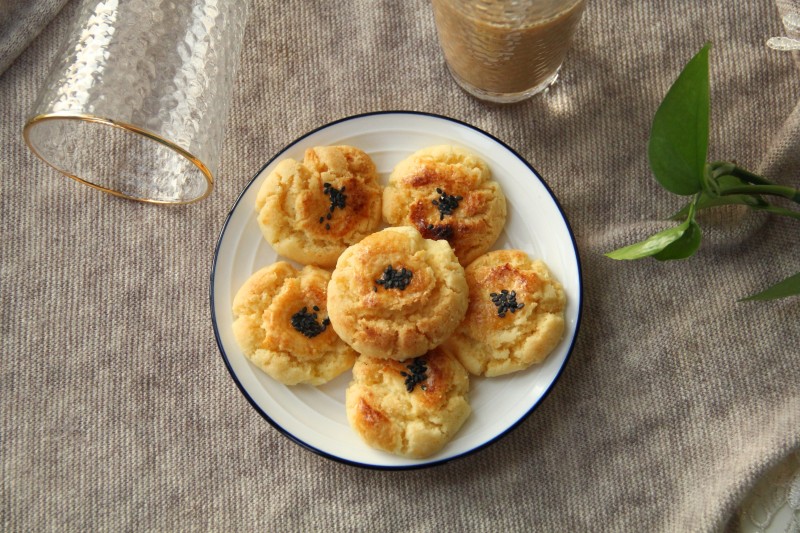 迷你蛋黄酥美味做法，食谱大全一网打尽-图1