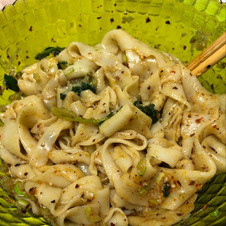 香辣油泼面10种美味做法，轻松在家做！-图9