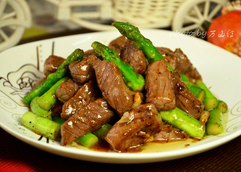 10种牛排炒芦笋做法，美味秘诀全解析-图2
