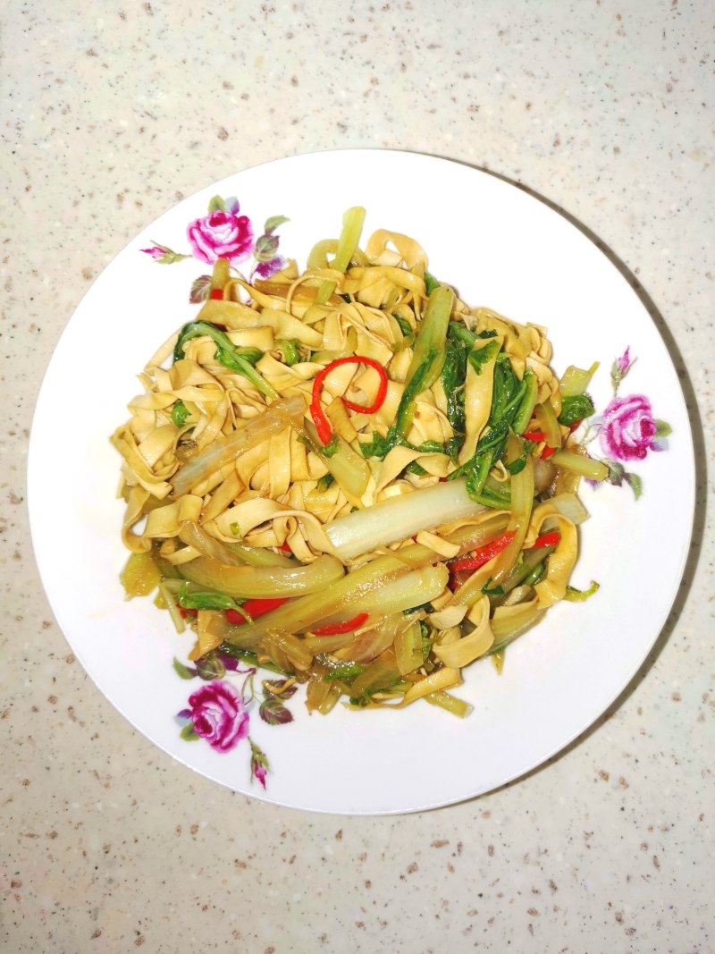 白菜炒凉皮正宗做法，这样做最美味-图2