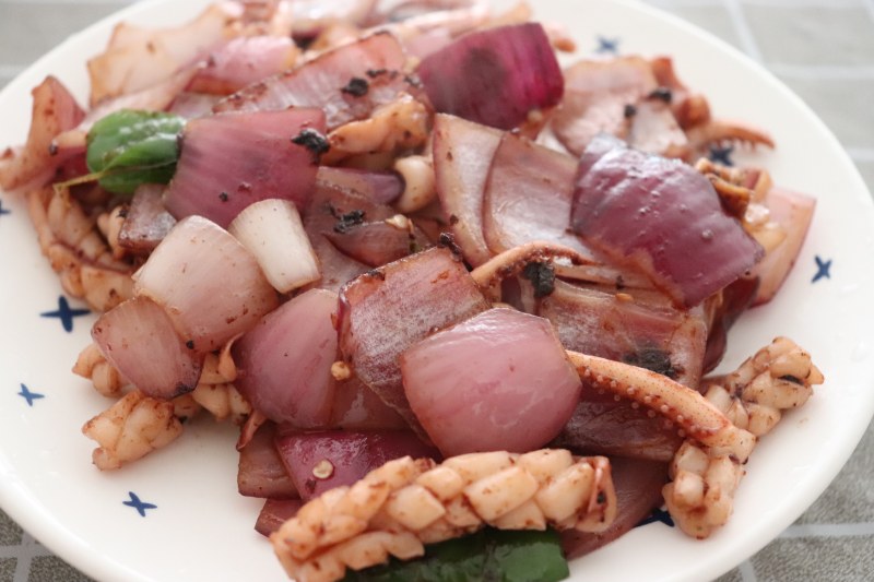 洋葱鱿鱼头10种绝味做法，鲜香诱人一学就会-图1