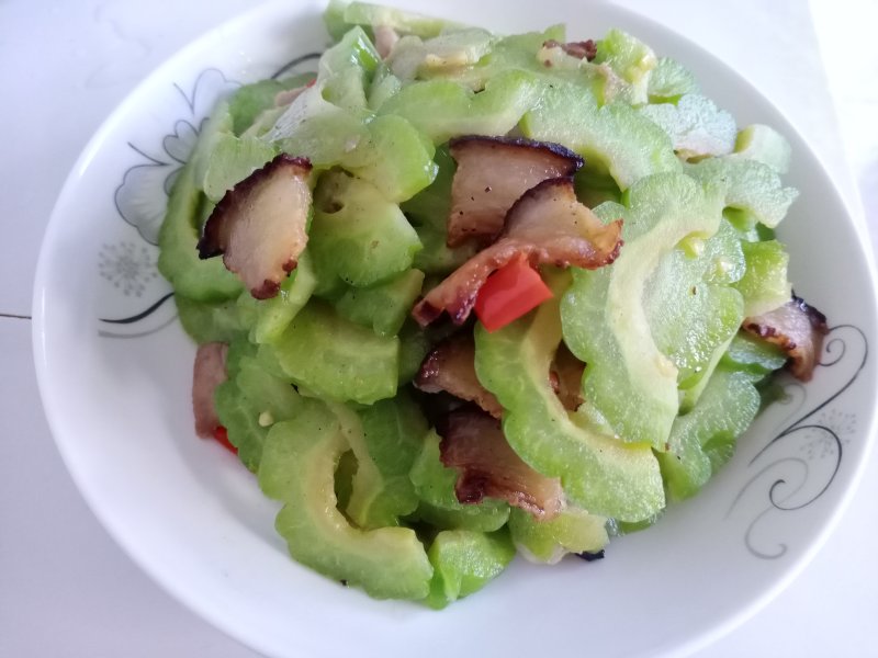 苦瓜炒瘦肉十种家常美味做法，鲜香不苦超下饭！-图3