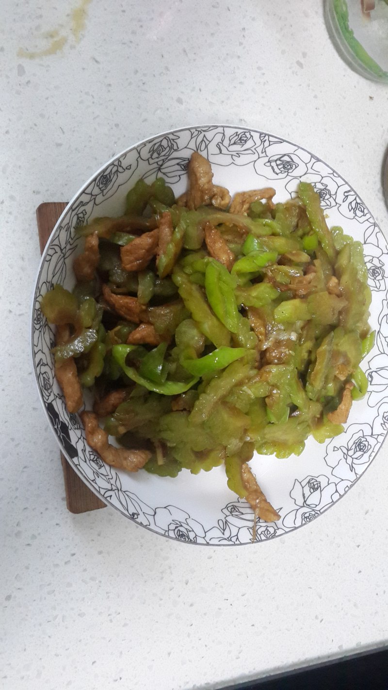 苦瓜炒瘦肉十种家常美味做法，鲜香不苦超下饭！-图4