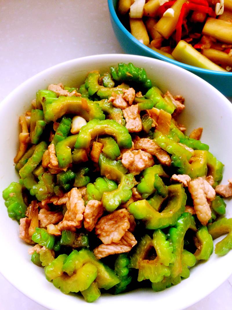 苦瓜炒瘦肉十种家常美味做法，鲜香不苦超下饭！-图7