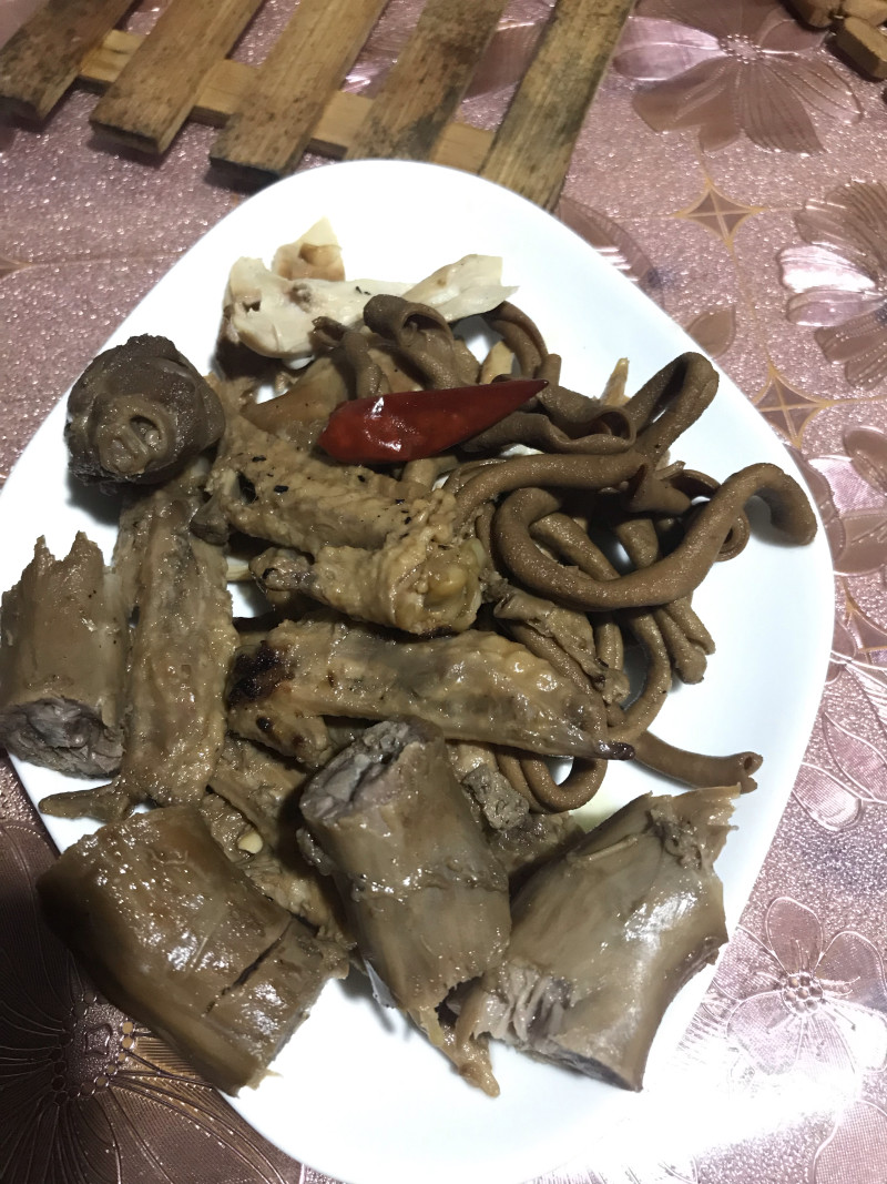 酱鸭脖卷菜做法大公开：香辣入味，一学就会！-图8