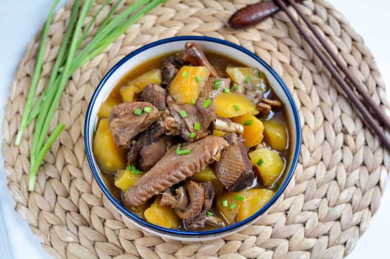 啤酒炖油鸡十种正宗做法，鲜嫩多汁超下饭-图6