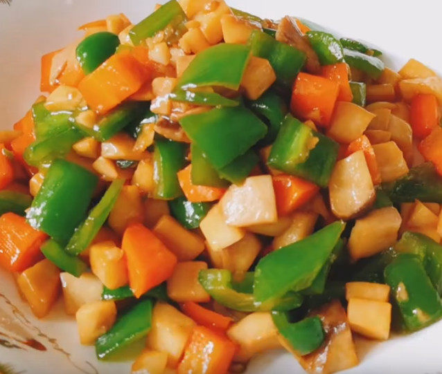 三丁炒虾仁家常做法，鲜嫩弹牙秘诀公开-图5