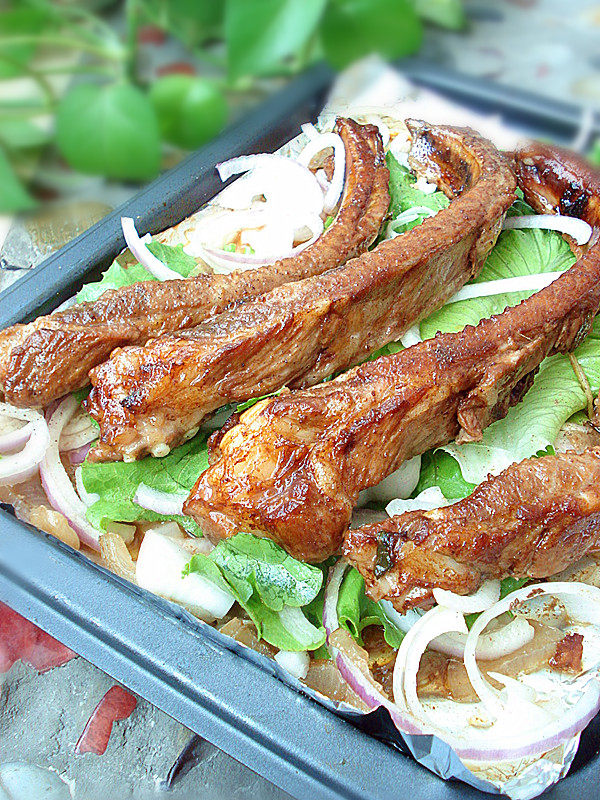 蜜汁烤大排的十种美味做法大全-图1