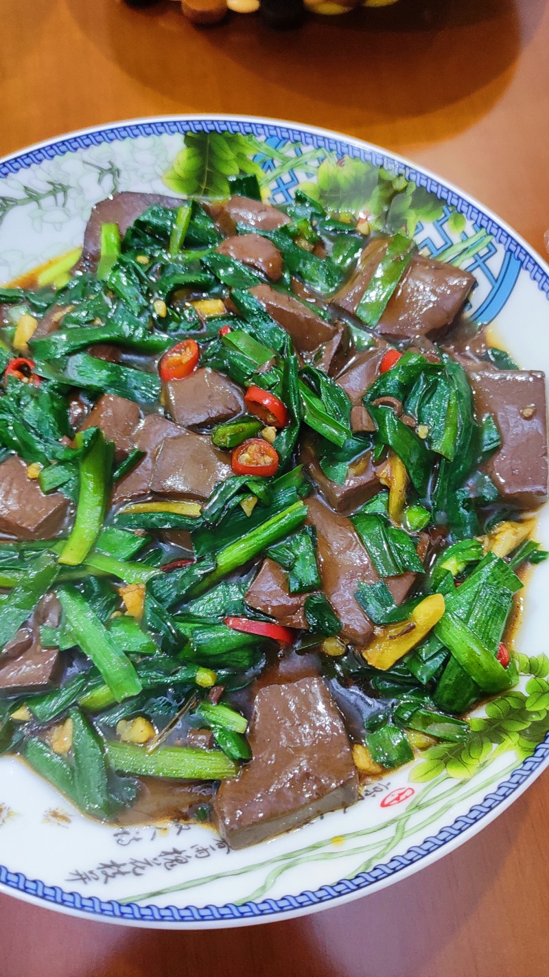 猪红浸韭菜10种美味做法，鲜香嫩滑一学就会-图4