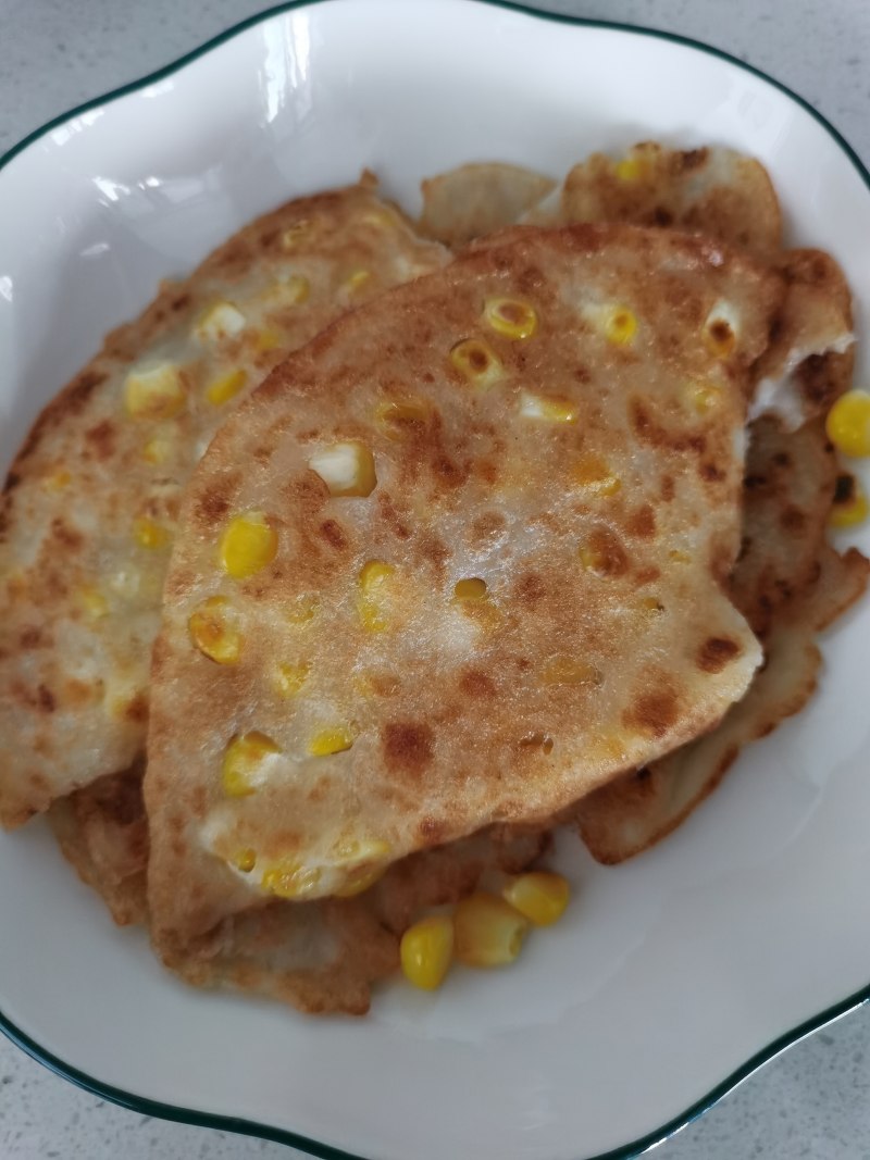 家常玉米面煎饼做法，松软香甜秘诀全公开-图2