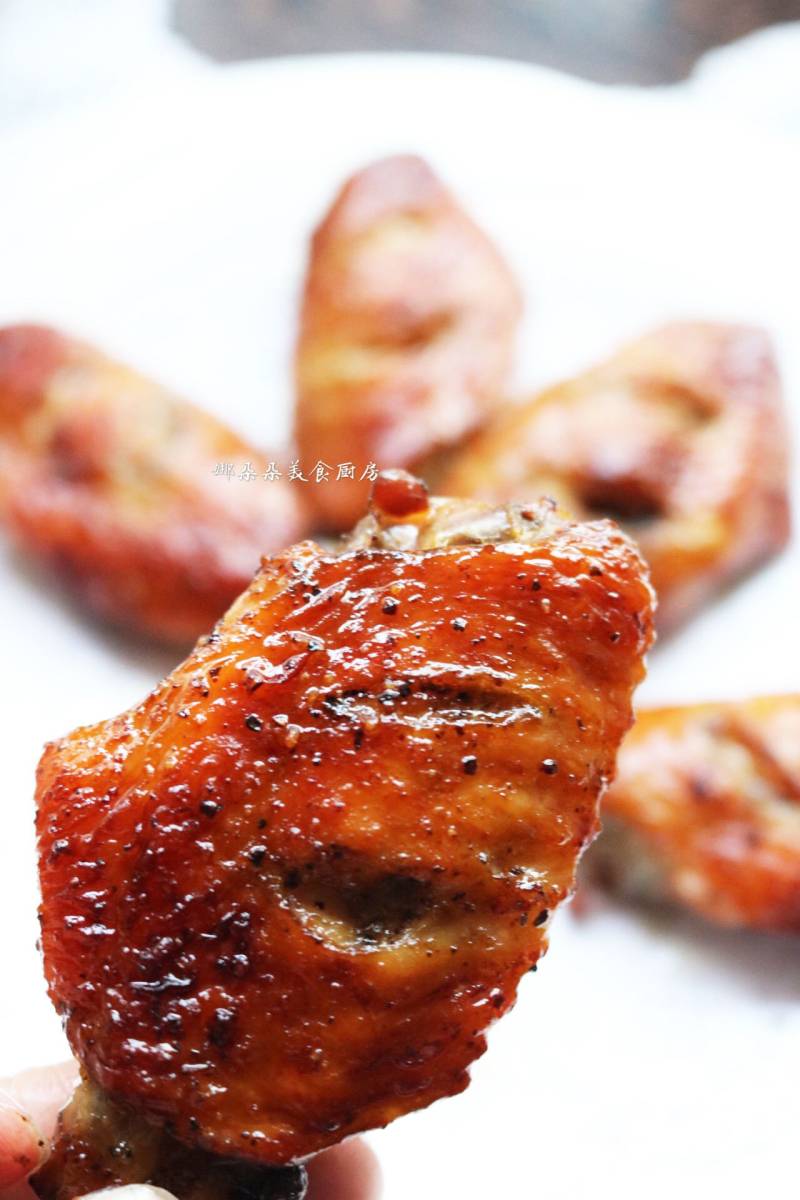 蜜汁翅根绝味做法，香嫩多汁秘诀公开-图1