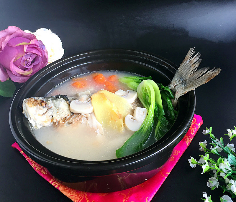 莲藕鲫鱼汤10种鲜美做法，家常滋补首选-图2