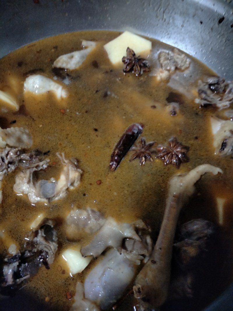 家常小鸡土豆煲：鲜香软烂，一锅搞定-图4