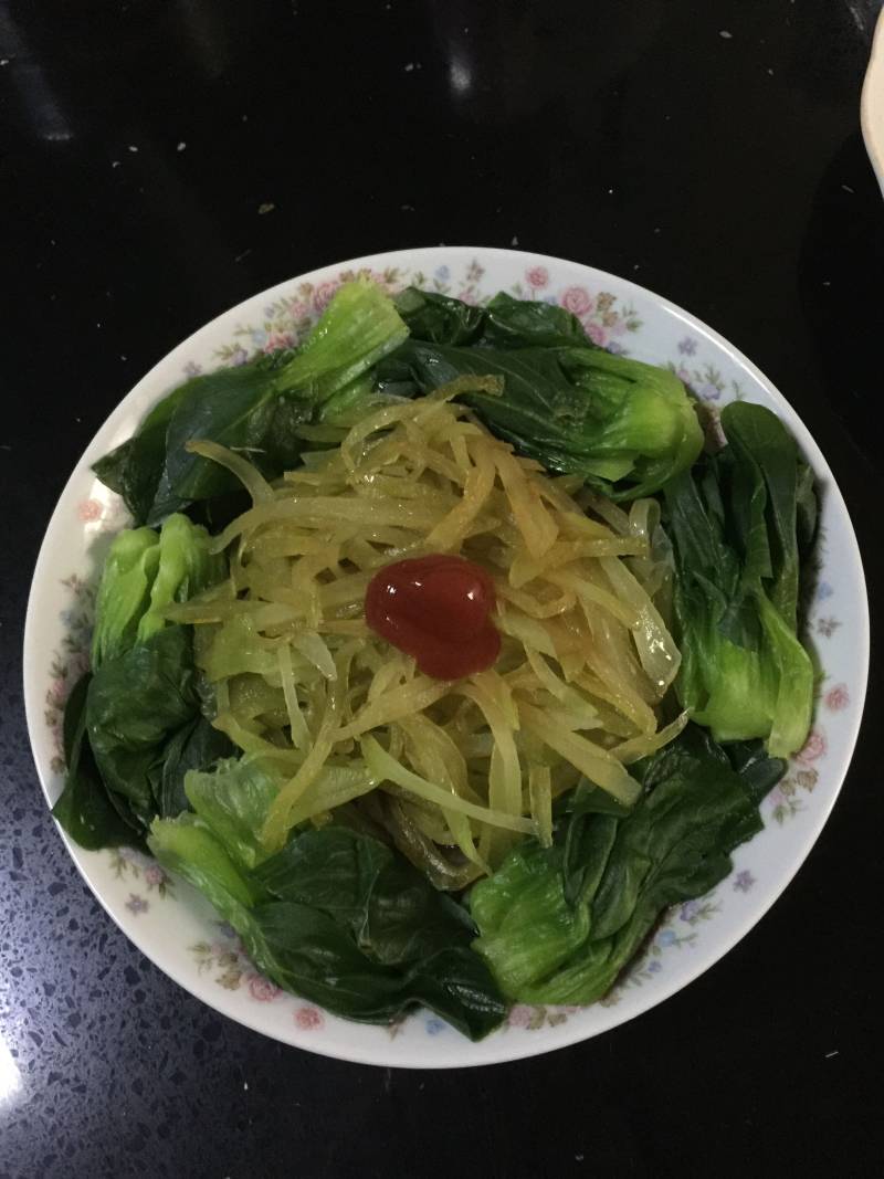 莴笋拌鸡丝：这样做最爽口开胃-图2