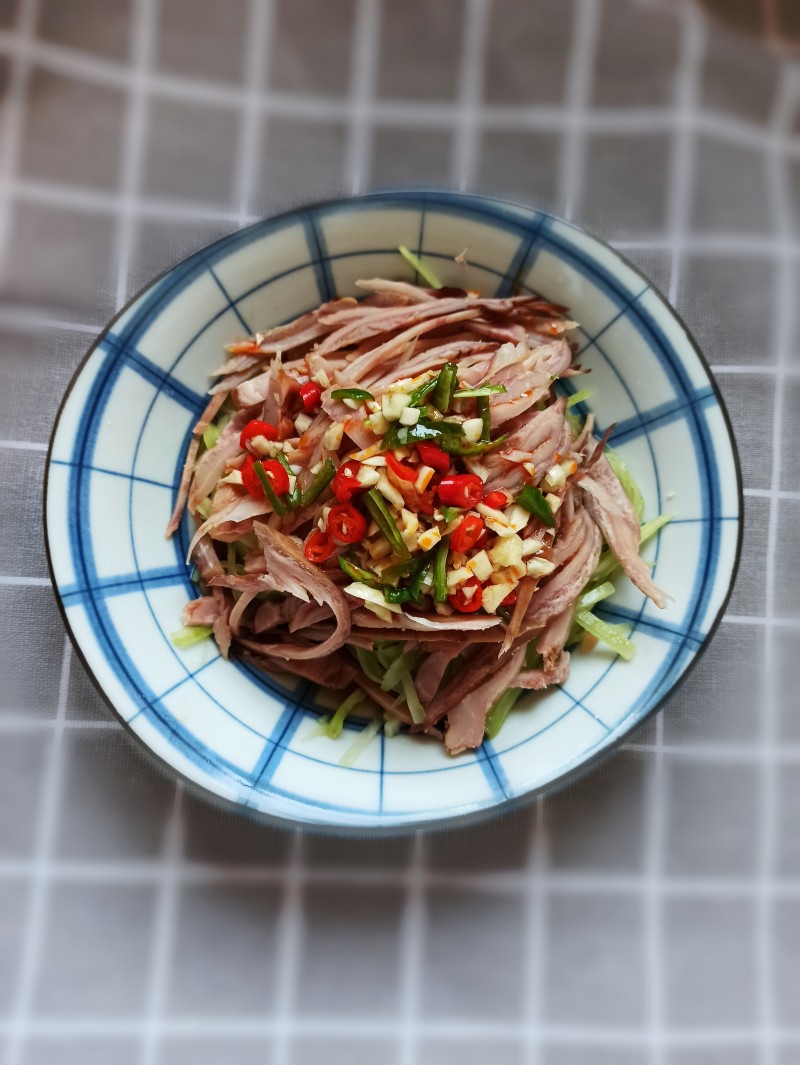 莴笋拌鸡丝：这样做最爽口开胃-图10