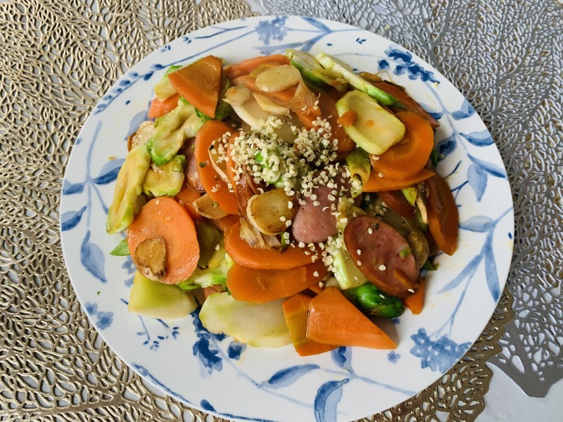 香肠炒儿菜绝招，鲜香脆嫩超下饭-图3