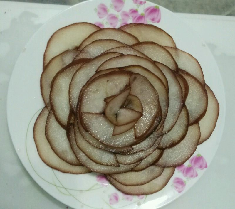 红酒炖梨做法：暖冬甜品与浪漫晚餐的完美选择-图4