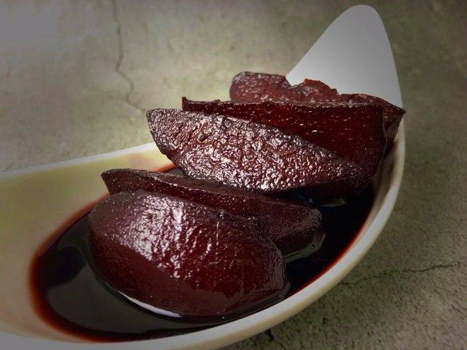 红酒炖梨做法：暖冬甜品与浪漫晚餐的完美选择-图7