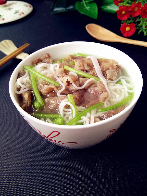 10种茼蒿牛肉汤美味做法，鲜香暖胃超好喝-图2