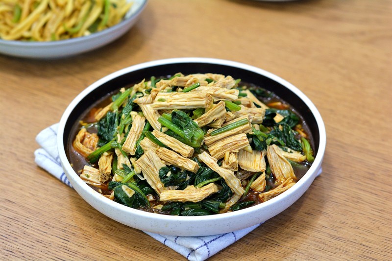 腐竹辣条家常做法，香辣过瘾轻松做-图4