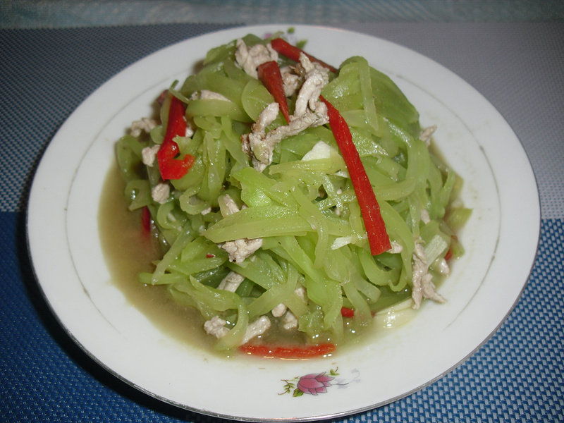 莴苣烧肉圆的家常做法与步骤详解-图1