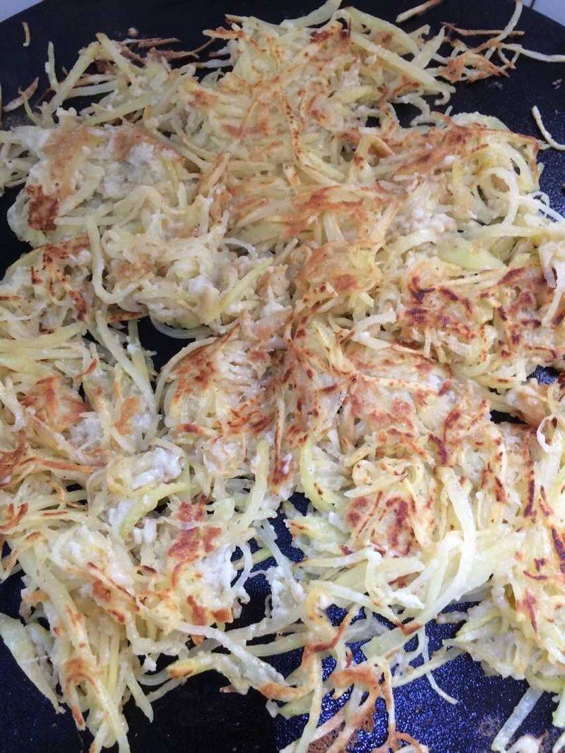 土豆煎蛋饼10种美味做法，轻松学做家常早餐-图10