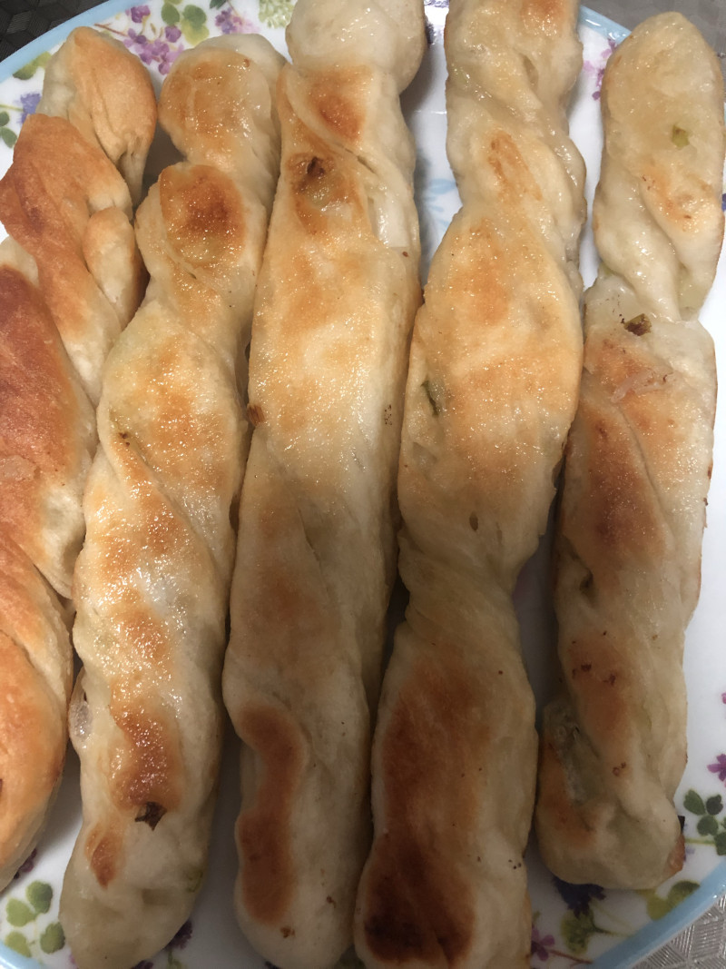 正宗煎饼卷大葱做法揭秘，地道风味一学就会-图1