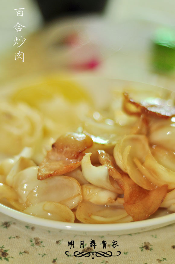 百合炒丝瓜美味秘诀，三步做出最佳口感-图1