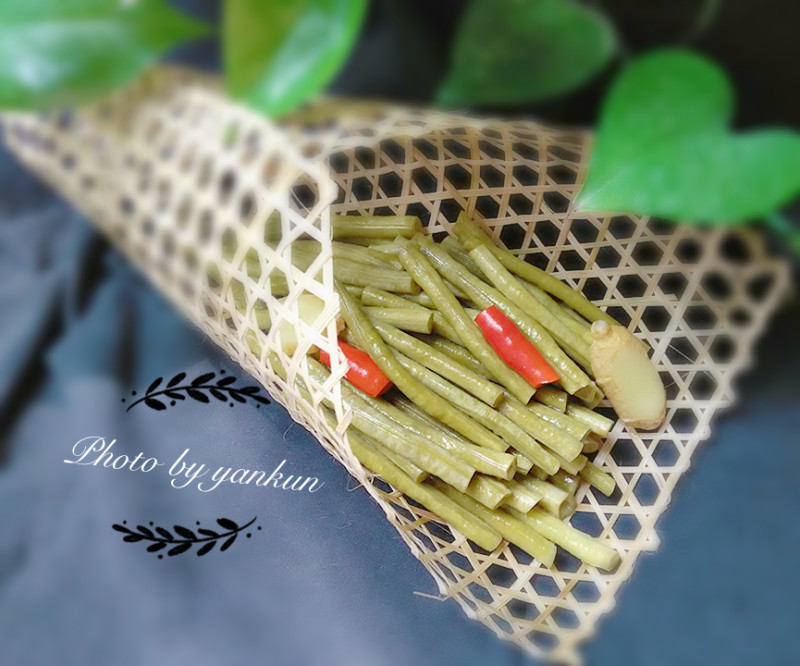 家常自制酸豇豆：简单配料与做法全解析-图1