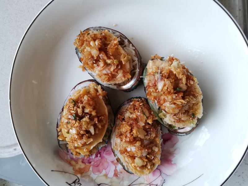 蒜香鲍鱼十种美味做法，鲜香诱人轻松学-图1