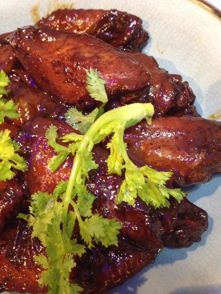 红酒煨鸡翅家常做法：软嫩多汁的秘诀-图4